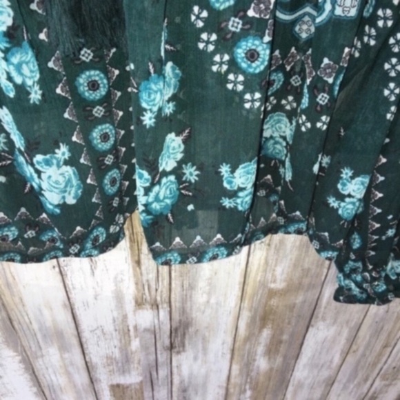 Taylor & Sage Green Floral Sheer Blouse - Picture 6 of 8